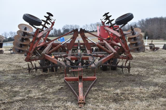 Image of International Harvester 490 equipment image 2