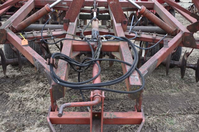 Image of International Harvester 490 equipment image 4