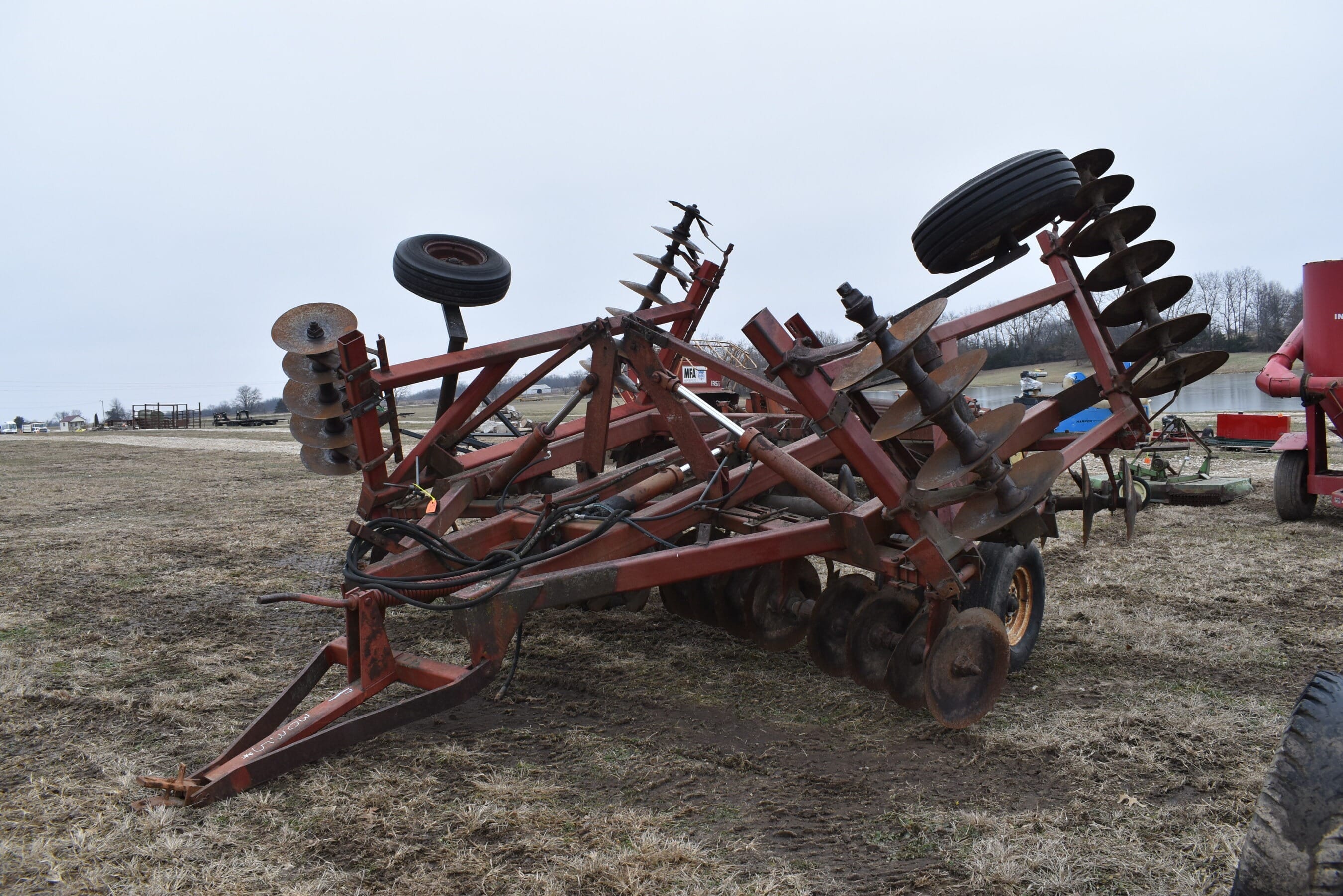 International Harvester 490 Equipment Image0