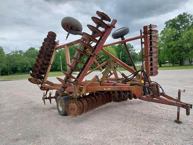 Image of International Harvester 490 equipment image 2