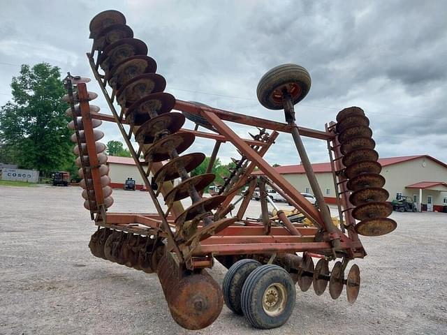 Image of International Harvester 490 equipment image 4