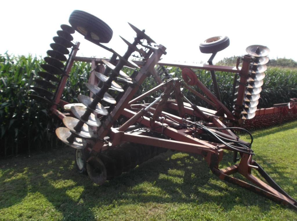 Image of International Harvester 490 Image 1