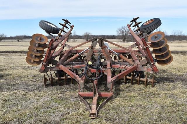 Image of International Harvester 490 equipment image 1