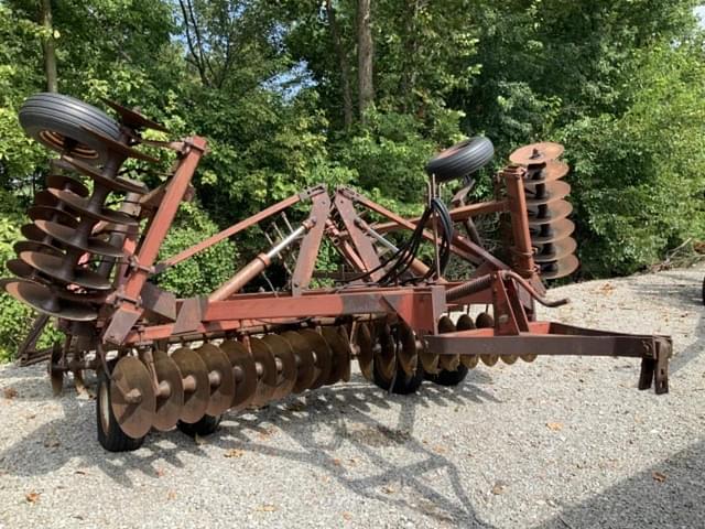 Image of International Harvester 490 equipment image 1