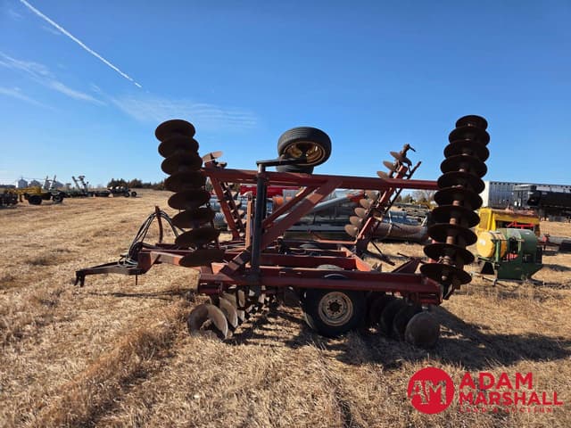 Image of International Harvester 490 equipment image 2