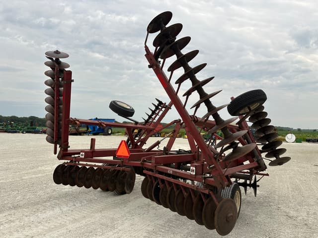 Image of International Harvester 490 equipment image 4