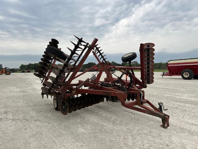 Image of International Harvester 490 equipment image 2