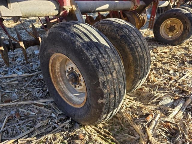 Image of International Harvester 490 equipment image 4
