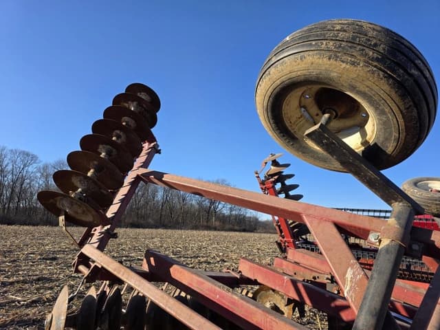 Image of International Harvester 490 equipment image 2