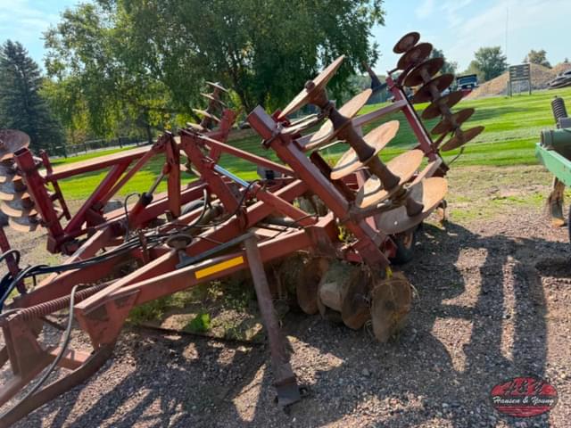 Image of International Harvester 490 equipment image 2