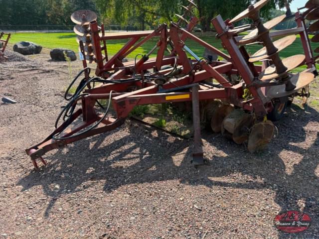 Image of International Harvester 490 equipment image 1