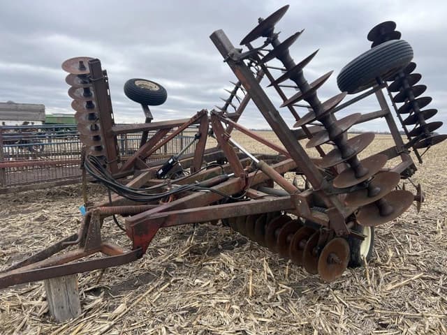 Image of International Harvester 490 equipment image 1