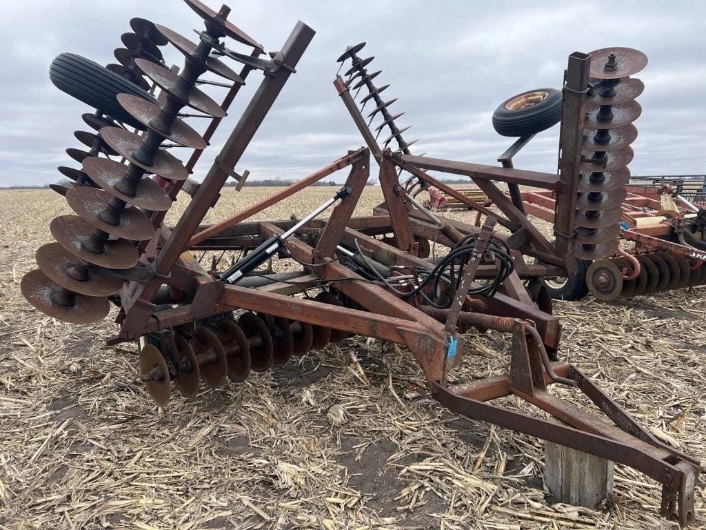 International Harvester 490 Equipment Image0