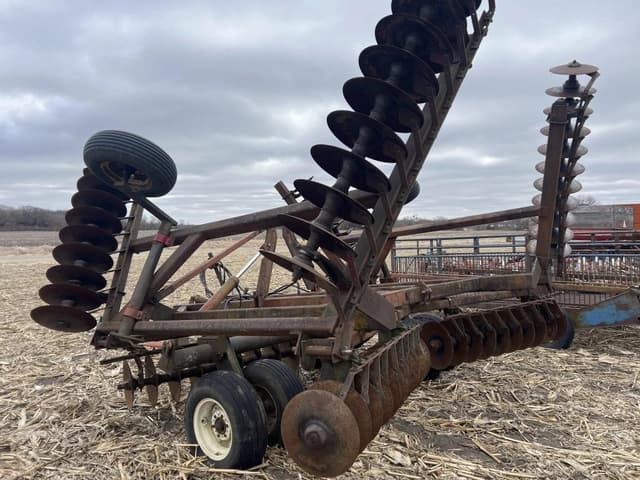 Image of International Harvester 490 equipment image 2