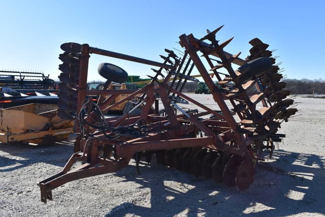 Image of International Harvester 490 equipment image 2