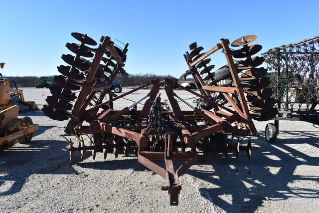 Image of International Harvester 490 equipment image 1