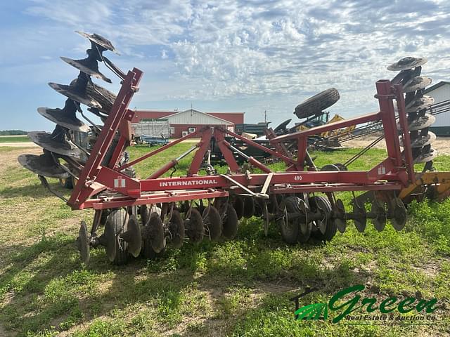 Image of International Harvester 496 equipment image 2