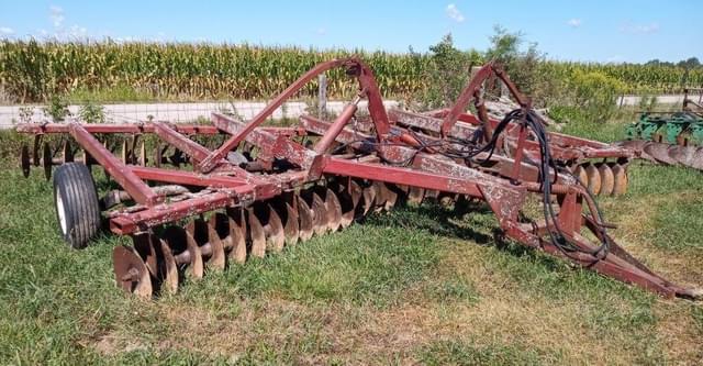Image of International Harvester 490 equipment image 1