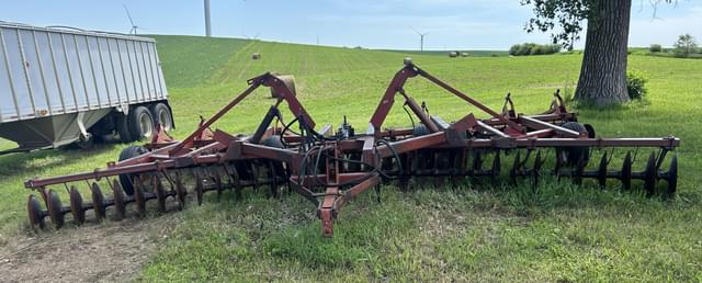 Image of International Harvester 490 equipment image 2
