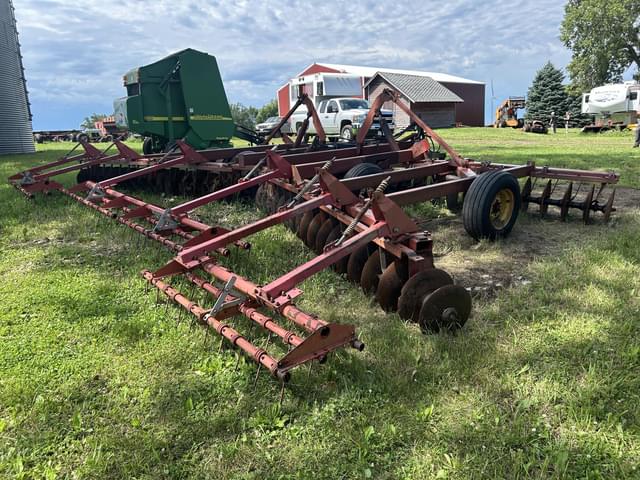 Image of International Harvester 490 equipment image 4