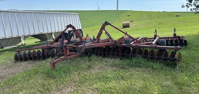 Image of International Harvester 490 equipment image 1