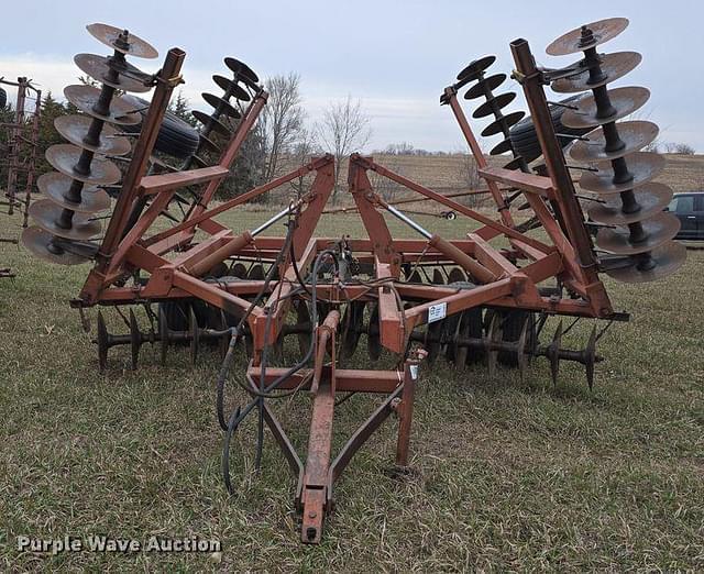 Image of International Harvester 490 equipment image 1