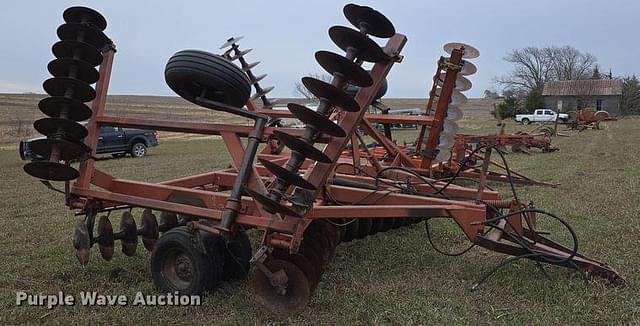 Image of International Harvester 490 equipment image 3