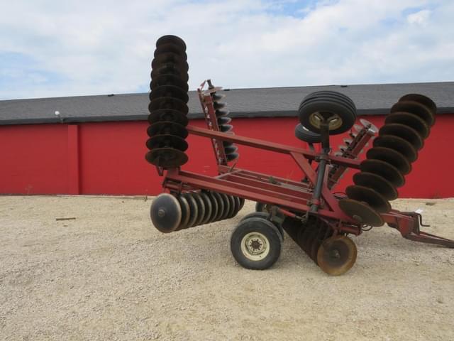 Image of International Harvester 490 equipment image 2
