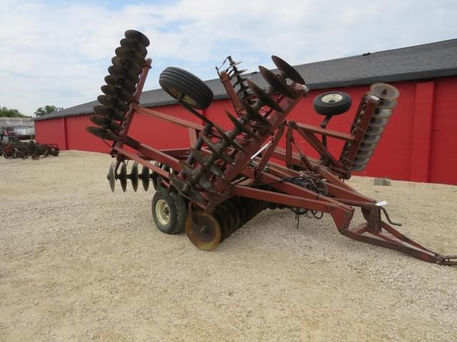 Image of International Harvester 490 equipment image 1
