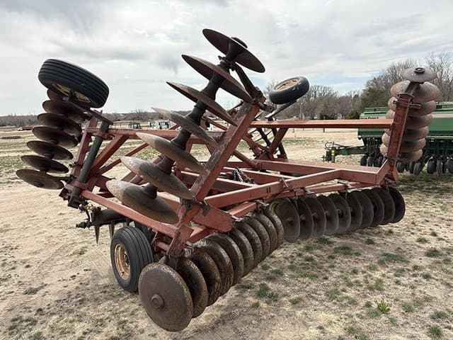 Image of International Harvester 490 equipment image 3