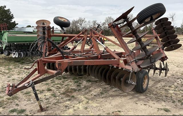 Image of International Harvester 490 equipment image 1