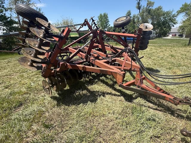 Image of International Harvester 490 equipment image 1