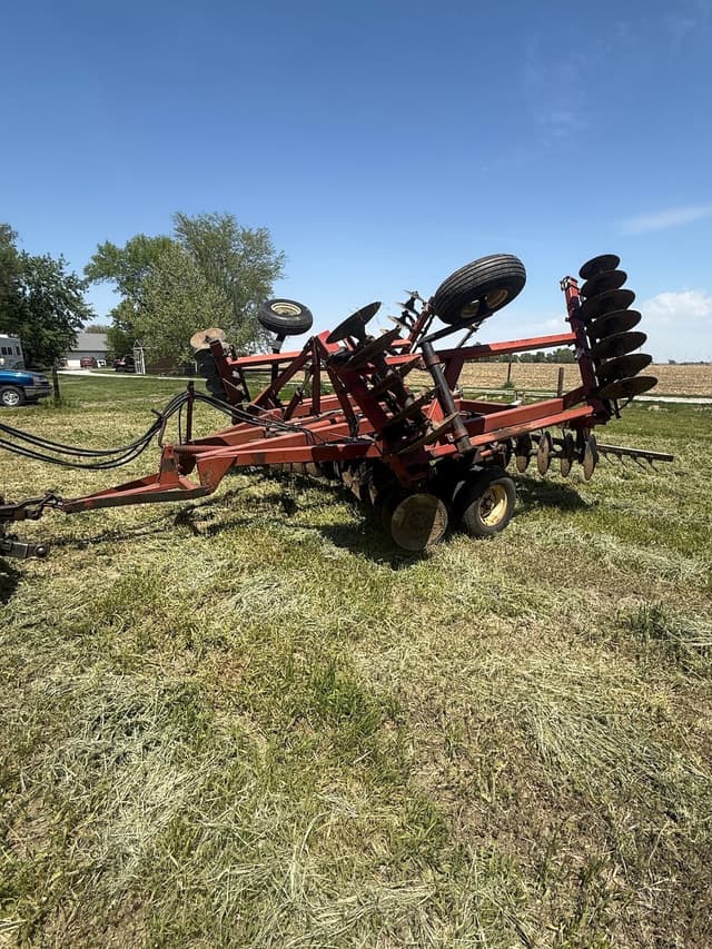 Image of International Harvester 490 equipment image 3