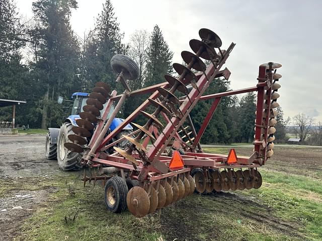 Image of International Harvester 490 equipment image 2