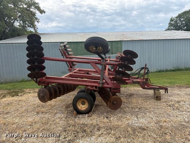 Image of International Harvester 490 equipment image 3