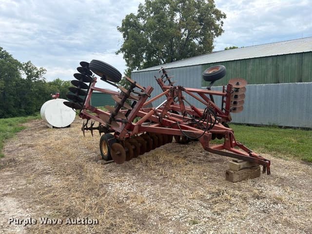 Image of International Harvester 490 equipment image 2