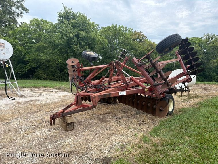 International Harvester 490 Equipment Image0