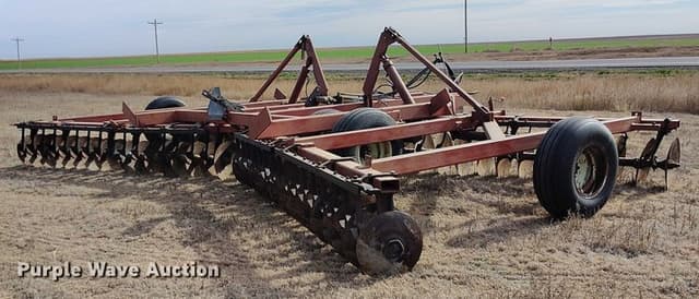 Image of International Harvester 490 equipment image 4