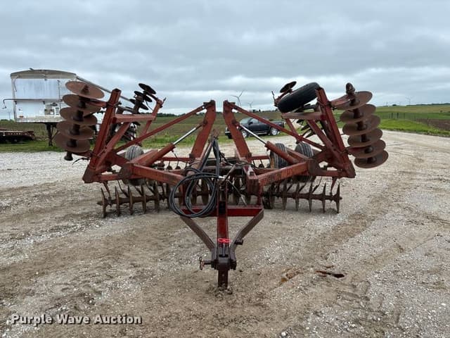 Image of International Harvester 490 equipment image 1