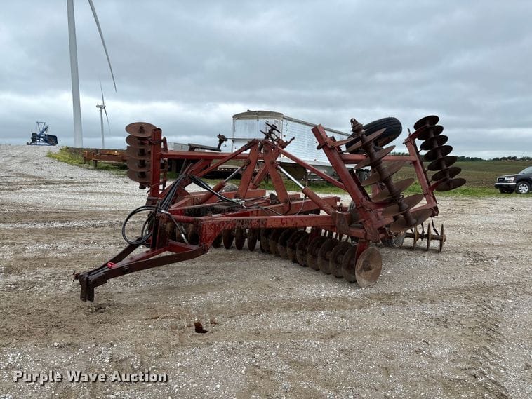 International Harvester 490 Equipment Image0