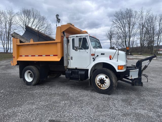 Image of International 4900 equipment image 3