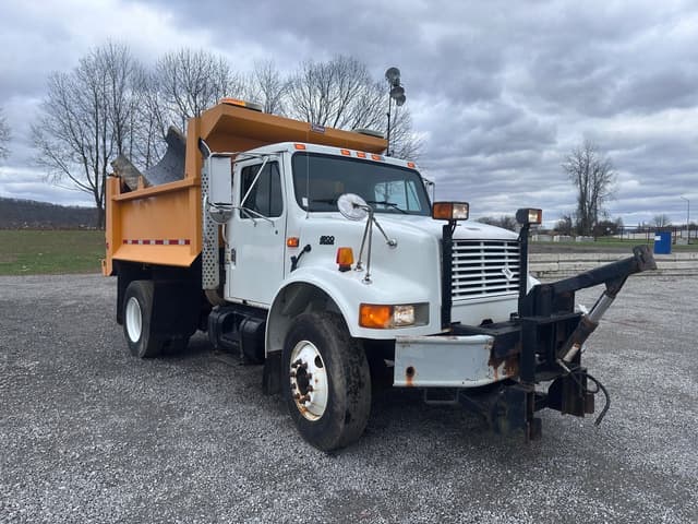 Image of International 4900 equipment image 2