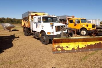 Main image International 4900