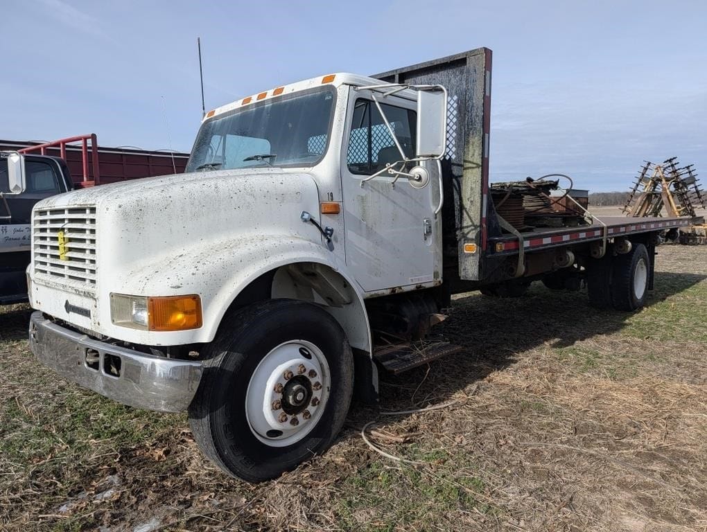 International 4900DT Equipment Image0