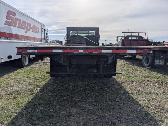 Image of International 4900DT equipment image 4