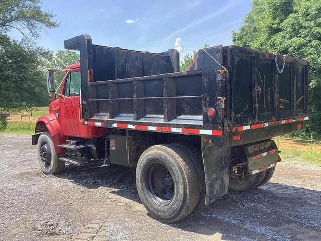 Image of International 4900 DT 466E equipment image 3