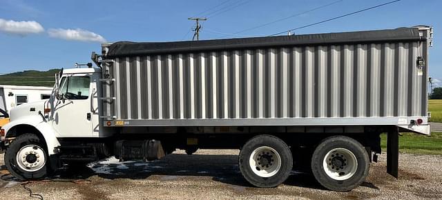 Image of International 4900DT equipment image 1