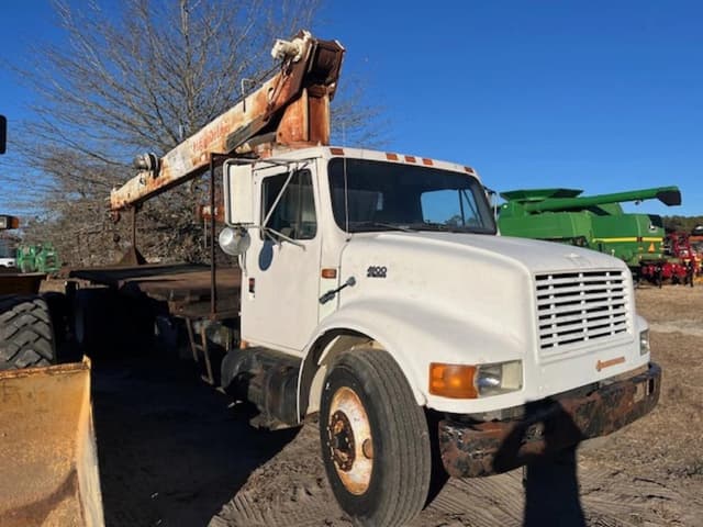 Image of International 4900 equipment image 1