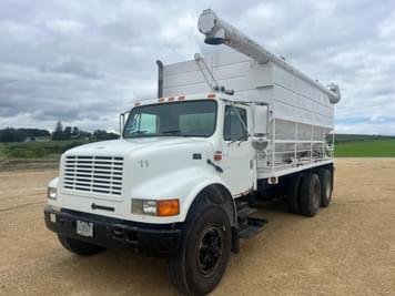 Main image International 4900