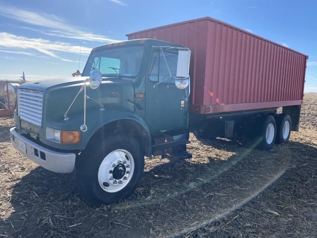 Image of International 4900 equipment image 2